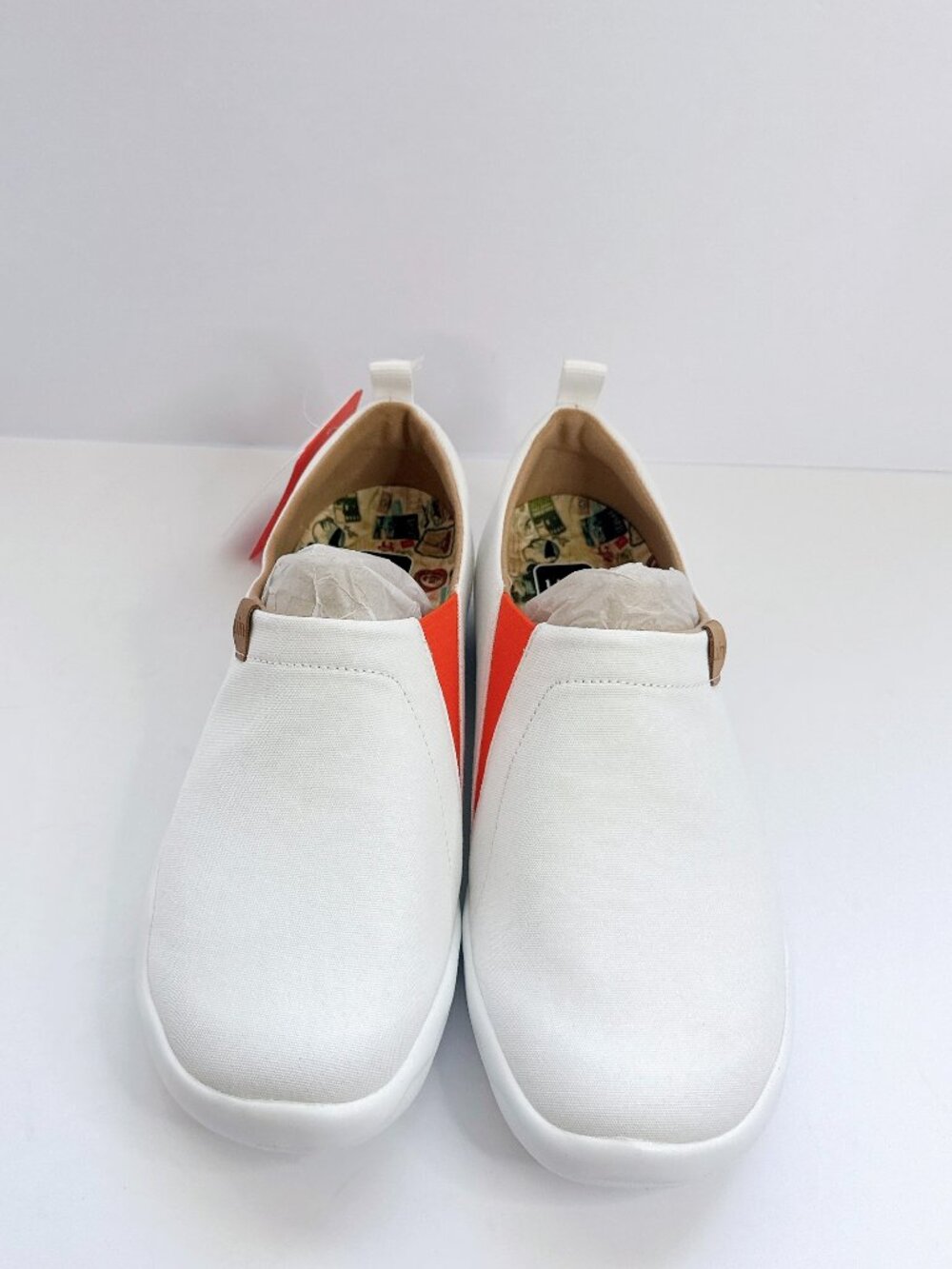 Women’s Size 9 UIN Toledo White Canvas Slip-On Shoes